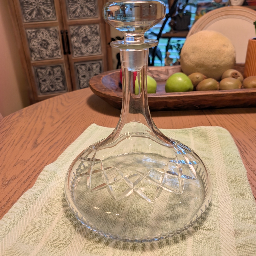 Elegant Clear Glass Decanter